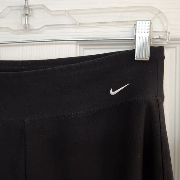 FREE w/ Bundle Purchase of 2 or more items! EUC Nike Leggings - Picture 3 of 7